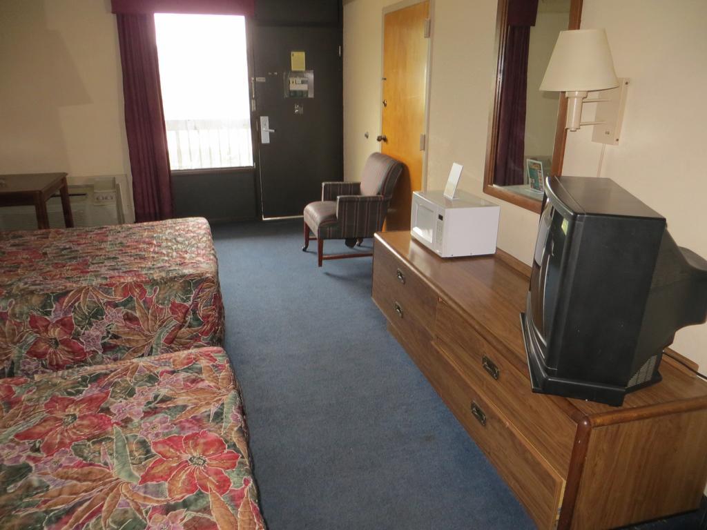 Budgetel Inn & Suites Мейкон Экстерьер фото